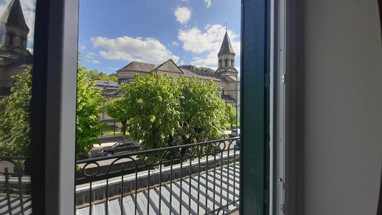 فندق Le Geneve لا بوربول المظهر الخارجي الصورة